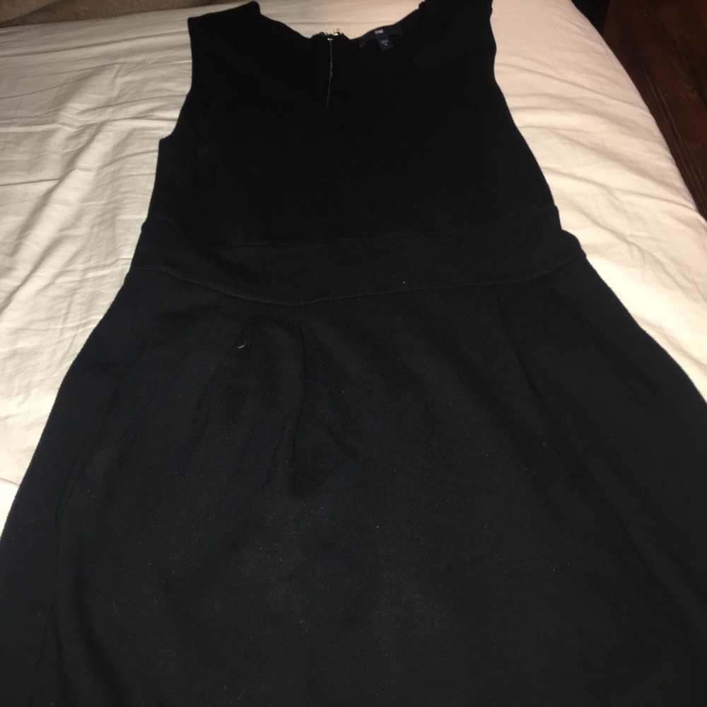 GAP black dress